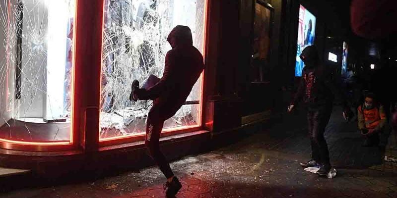 Pablo Hasél / El Periódico Las protestas por Pablo Hasél siguen encendiendo las calles