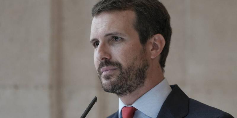 Casado respeta la sentencia de un procedimiento “ejemplar” y exige a Sánchez que diga que no habrá indultos.
Pablo Casado