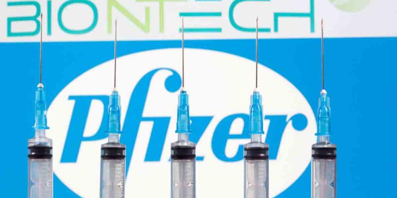 Pfizer responde a Moderna con una vacuna de un 95% de eficacia