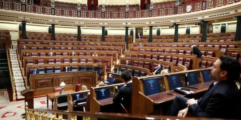 Imagen del Congreso de los Diputados casi vacío votando la prórroga del estado de alarma | EFE