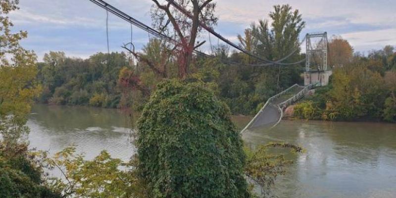 Un puente colgante se derrumba cerca de Toulouse, en el sur de Francia.Servicio de bomberos y rescate del departamento de Haute-Garonne (Twitter). Puente Toulouse
