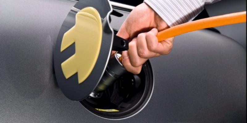 El primer punto ultrarrápido de España que permite recargar vehículos eléctricos entre seis y diez minutos por un coste de ocho euros. Punto de recarga rápida coche eléctrico