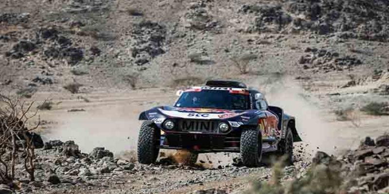 Carlos Sainz y Cristina Gutiérrez son los primeros vencedores de etapa del Rally Dakar