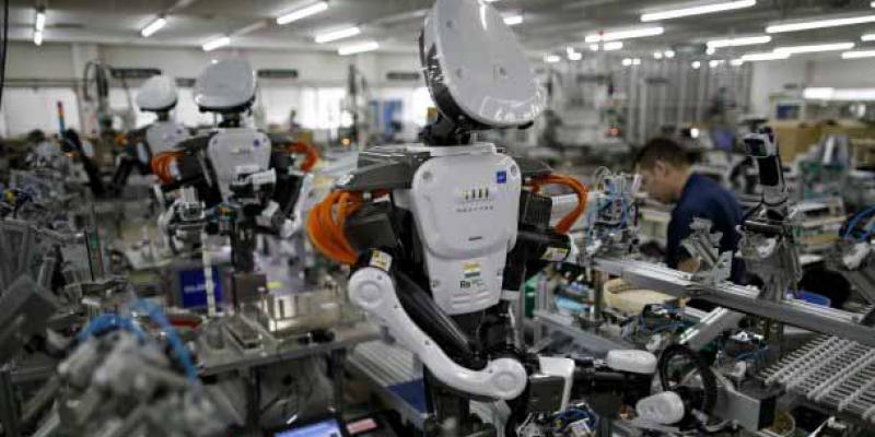 Randstad / Xataka Randstad ha afirmado que el 52 % de los empleos podría automatizarse a lo largo de la década