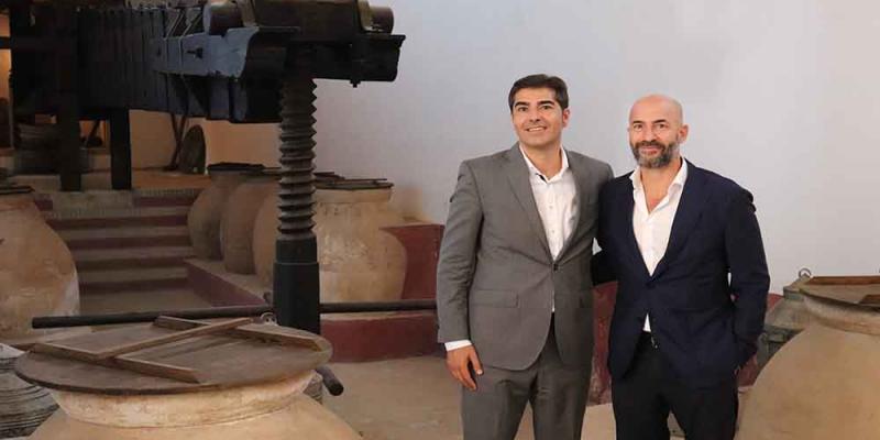Real Betis / Real Betis El Real Betis apoya la candidatura del aceite de oliva como Patrimonio Mundial