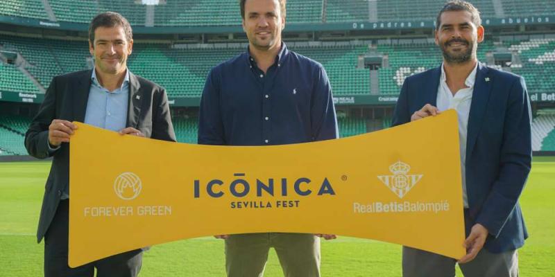 Representantes del Real Betis e Icónica Fest 