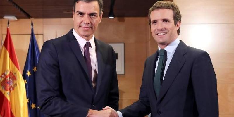 Pedro Sánchez y Pablo Casado en la reunión que mantuvieron el pasado 11 de junio. EFE