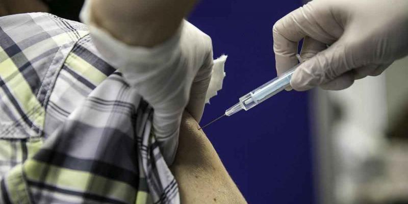Sanidad rechaza la propuesta de vacunación voluntaria de AstraZeneca en menores de 60