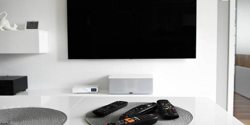 Trucos para tu televisor - Pixabay Un televisor en medio del salón