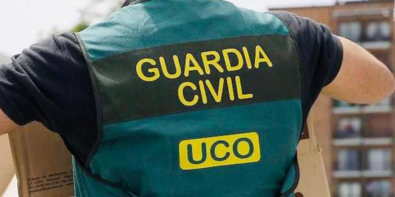 UCO / Wikipedia Guardia Civil UCO de espaldas