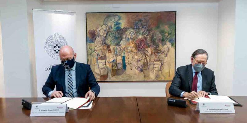 Universidad Complutense / UCM La Universidad Complutense recibirá 3.000 becas gracias al Banco Santander