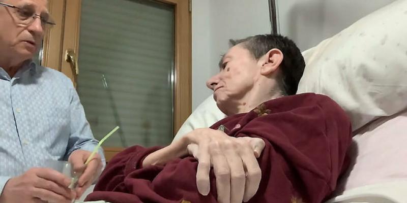El juez de Madrid que investigaba el caso de la muerte de María José Carrasco con ayuda de su marido Ángel Hernández ha decidido inhibirse en favor de un juzgado de Violencia contra la Mujer. Violencia mujer
