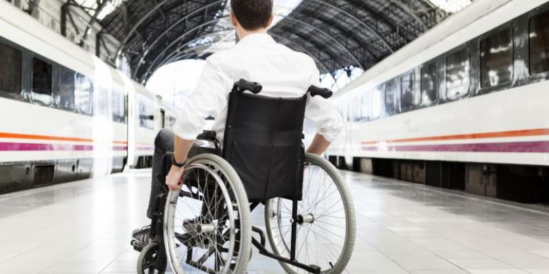 El CERMI pedirá al Ministerio de Transportes, Movilidad y Agenda Urbana más accesibilidad en los trenes