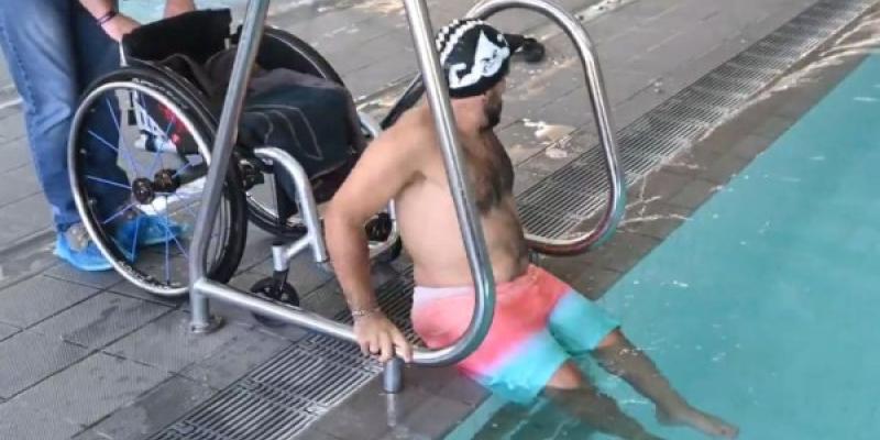 Piscinas y accesos para la movilidad reducida La movilidad reducida y el verano
