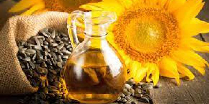 Imagen sobre el aceite de girasol / Hola.com España comprará aceite de girasol a Argentina y Sudáfrica durante la invasión de Ucrania