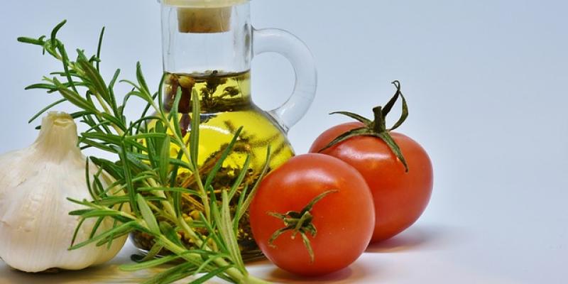 Imagen de aceite de oliva/Pixabay El Gobierno reduce el IVA del aceite de oliva