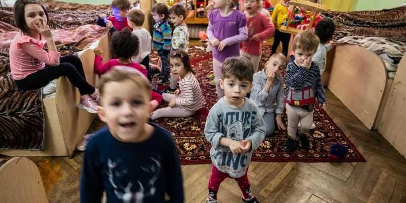 En Vorokhta más de cien niños de cuatro orfanatos de Járkov han encontrado refugio | Foto: Unicef Niños en orfanatos buscando acogida