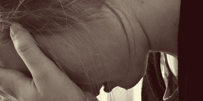 Imagen sobre el acoso escolar / Pixabay Chica llorando