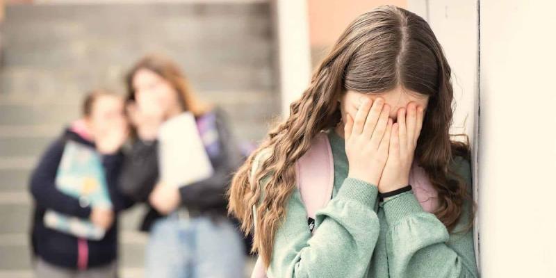 Imagen de una niña sufriendo acoso escolar/elDiarioAR El acoso escolar sigue aumentando tras la pandemia