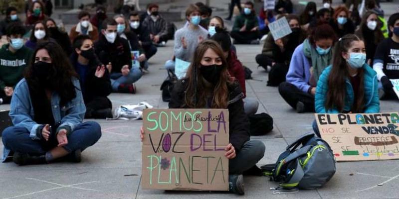 Concentración en Madrid contra la falta de medidas contra el cambio climático / JAIME VILLANUEVA para EL PAÍS