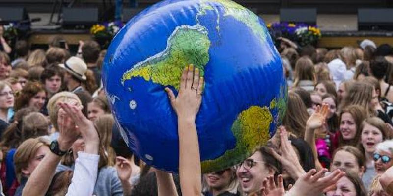 A tres de cada cuatro adolescentes españoles les preocupa el cambio climático. Al 74% de los adolescentes españoles les preocupa el cambio climático.