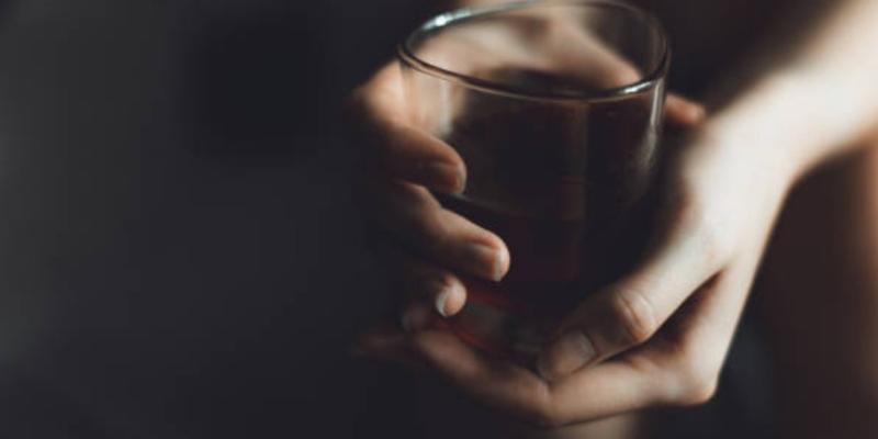 El infradiagnóstico de alcoholismo en mujeres - iStock Alcoholismo y consecuencuas