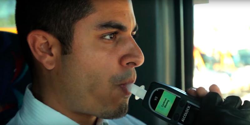 Con Alcolock, si bebes no podrás conducir Alcolock, el alcoholímetro que no deja arrancar ante la presencia de alcohol