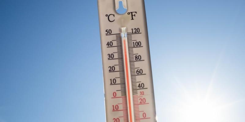 Calor - Envato Elements Termómetro marcando altas temperaturas