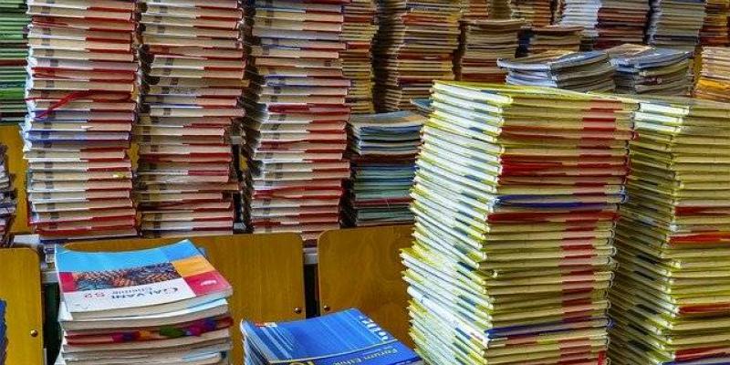 Un algoritmo calcula cuántos niños infectados hay en las aulas Libros preparados para la vuelta al cole