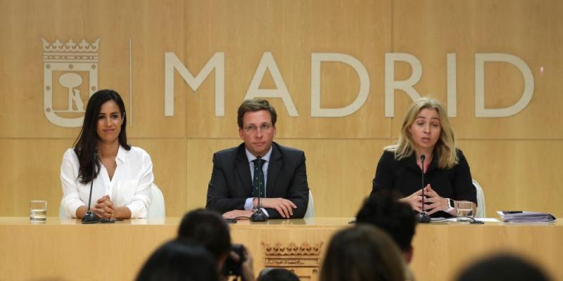 Almeida: “Muy mal lo tiene que ver Sánchez para ir admitiendo ya una rebaja en el crecimiento”.
Declaraciones alcalde de Madrid
