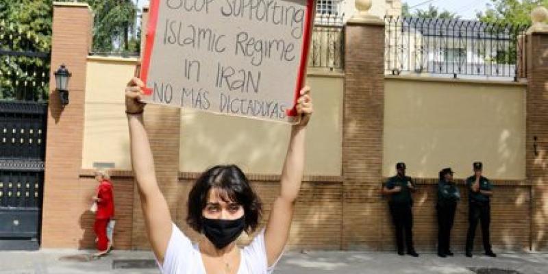 La violencia que usa Irán contra menores manifestantes Menores manifestantes