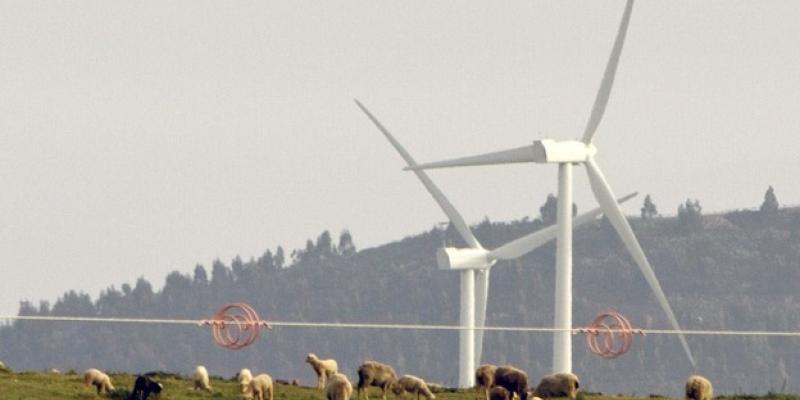 Energía renovable en Andalucía Complejo eólico de 'El Andévalo', situado en Puebla de Guzmán (Huelva). / EFE