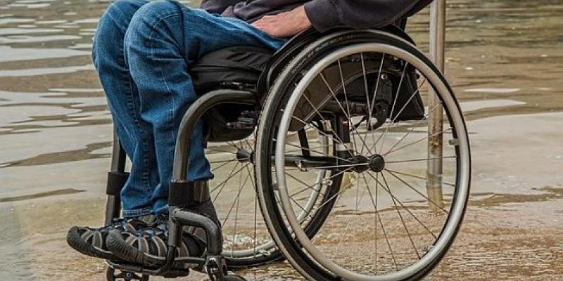 Las personas en silla de ruedas tienen mayor índice de problemas de salud mental, Silla de ruedas/Pixabay