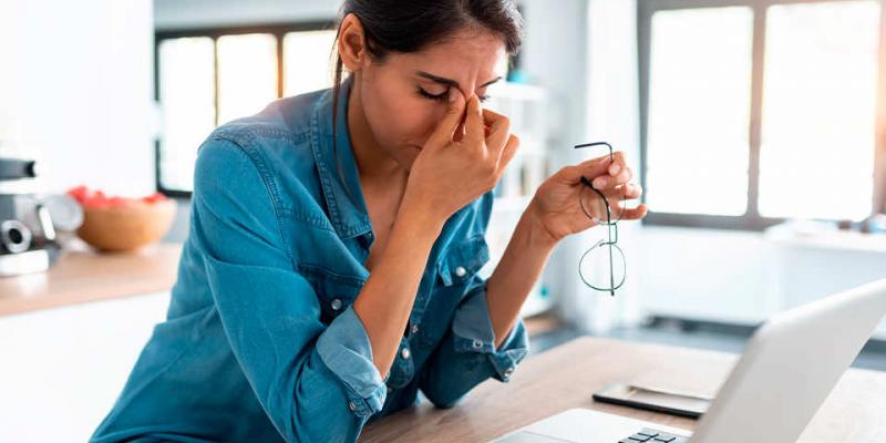 Más de la mitad de los españoles sufrió ansiedad o fatiga laboral durante la pandemia El 64 % de los españoles sufrió ansiedad o fatiga laboral durante el último año