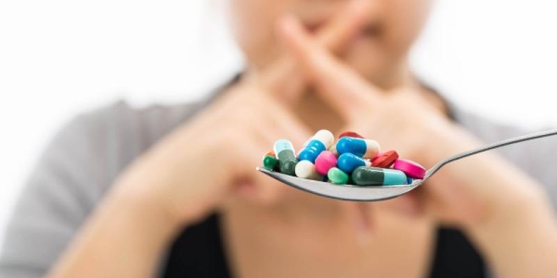 La resistencia a los antibióticos surge de la automedicación Luchando contra la resistencia a los antibióticos por la automedicación