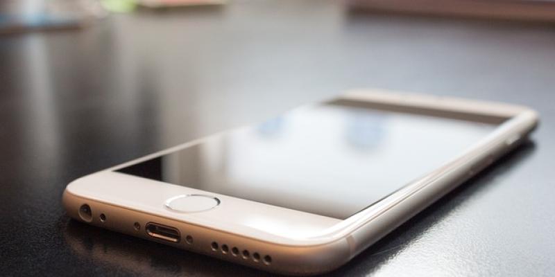 Bloquear aplicaciones móviles que espían - Pixabay aplicaciones móviles que escuchan