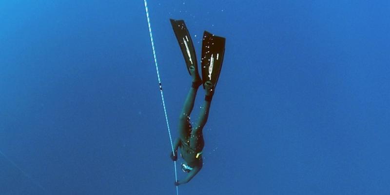 Apnea / Pixabay Apneista descendiendo