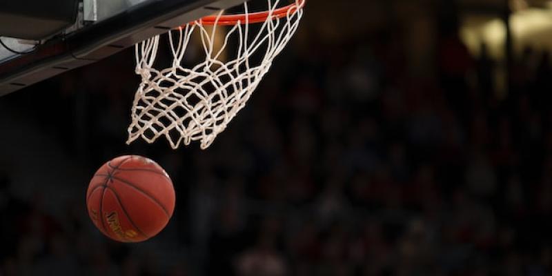 Apuestas deportivas / Archivo PrensaLink Cancha de baloncesto