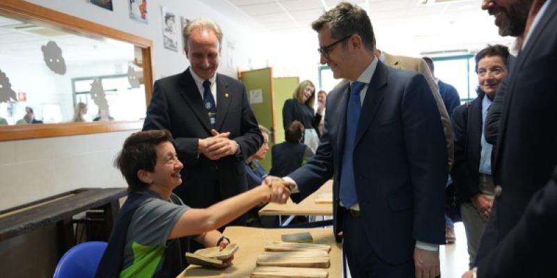 Bolaños, durante la visita | Foto del Ministerio de Presidencia El Ministro Bolaños