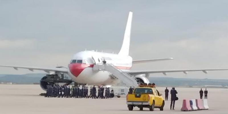 El avión con los cuerpos de los reporteros españoles asesinados en Burkina Faso llega a Torrejón de Ardoz / Servimedia