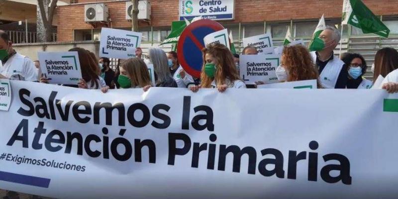 Protestas de enfermeros ante el abandono de la Atención Primaria