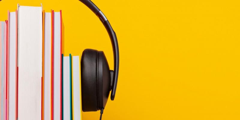 Libros con cascos para escuchar música / Audible - Amazon
