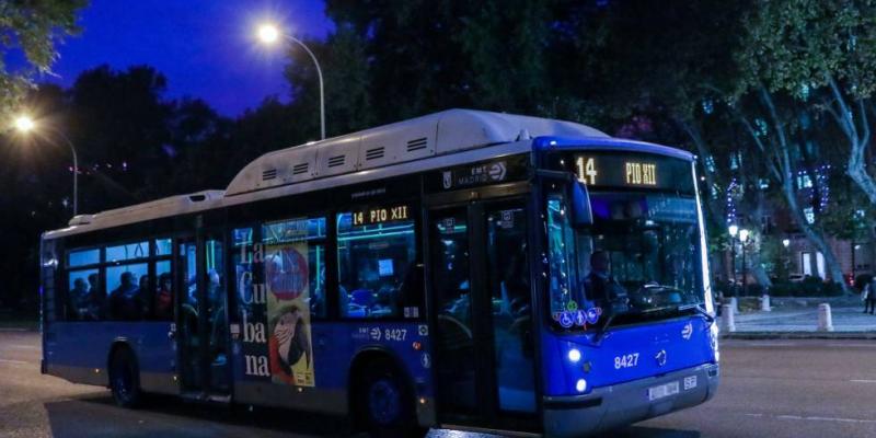 Más ciudades reclaman el autobús nocturnos con paradas a demanda para mujeres.