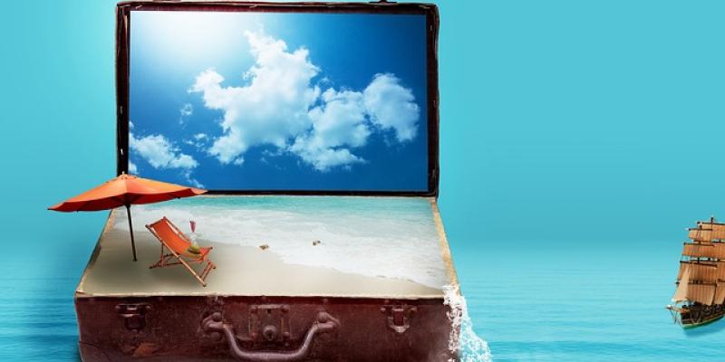 Autónomos de vacaciones / Pixabay Maletín de vacaciones