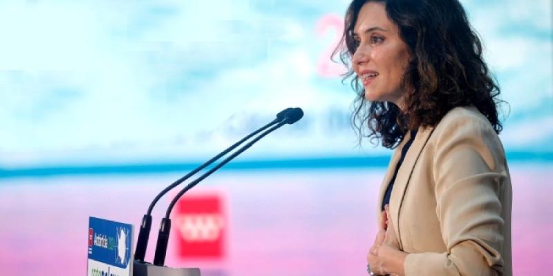 Impuesto de Sucesiones y Donaciones | Foto de la Comunidad de Madrid Ayuso en un acto oficial