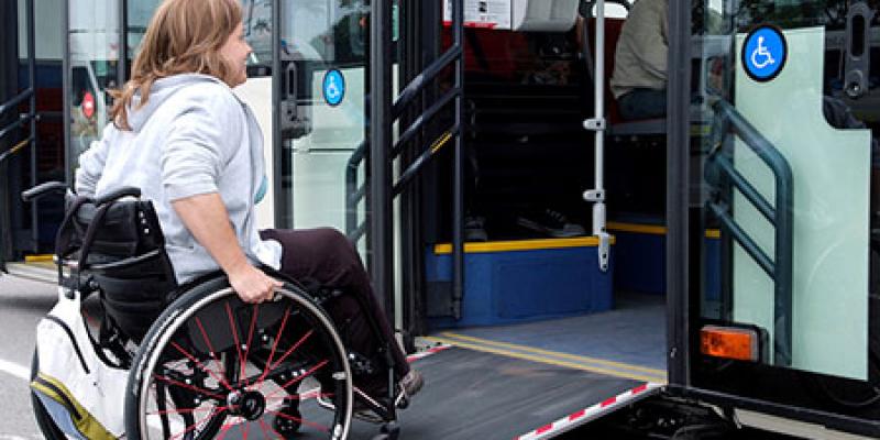 Barcelona incorpora mejoras de accesibilidad en sus nuevos autobuses. Barcelona incorpora mejoras de accesibilidad en sus nuevos autobuses.