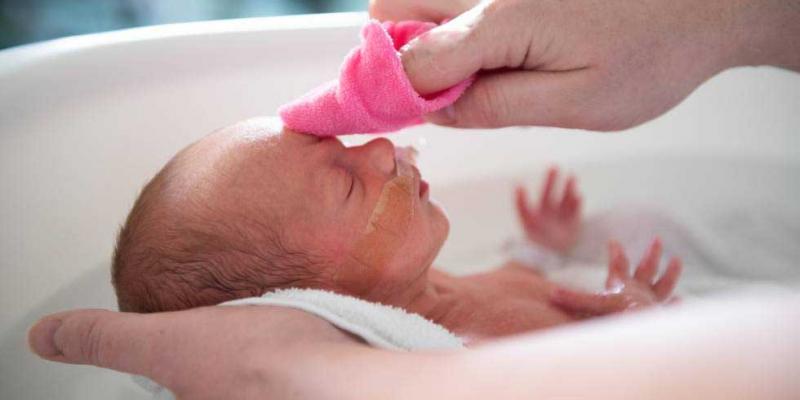 bebés prematuros / El País Gratacós inicia una investigación sobre la vida de los bebés prematuros
