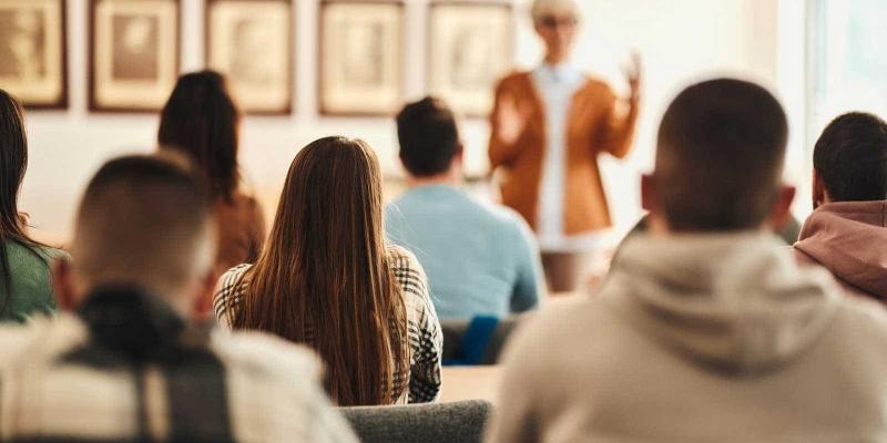 Imagen de unos estudiantes/RTVE Becas MEC 2023