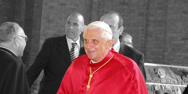 Benedicto XVI deja este recuerdo - Pixabay Benedicto XVI en una reunión