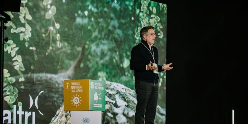 Presentación de la biofábrica en España - Servimedia Presentando el proyecto de la biofábrica